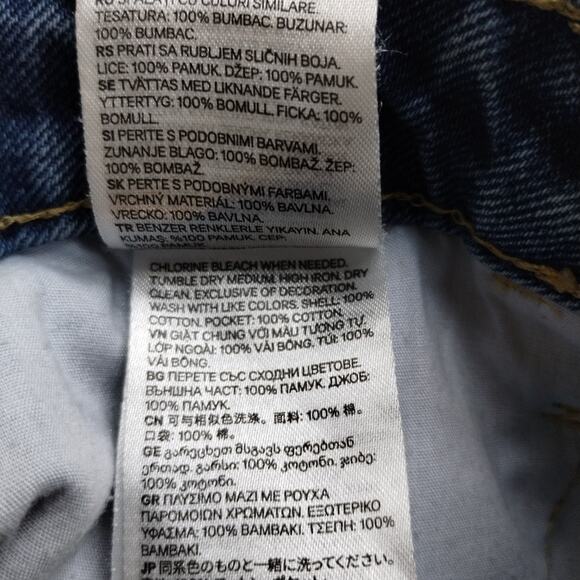 A H&M Women's Rolled Hem Regular Waist Medium Wash Blue Jean Denim Shorts Size 2 - Picture 9 of 10